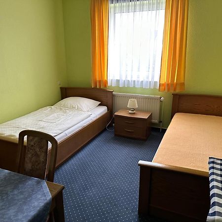 Haus Pegasus Hotel Garbsen Kamer foto