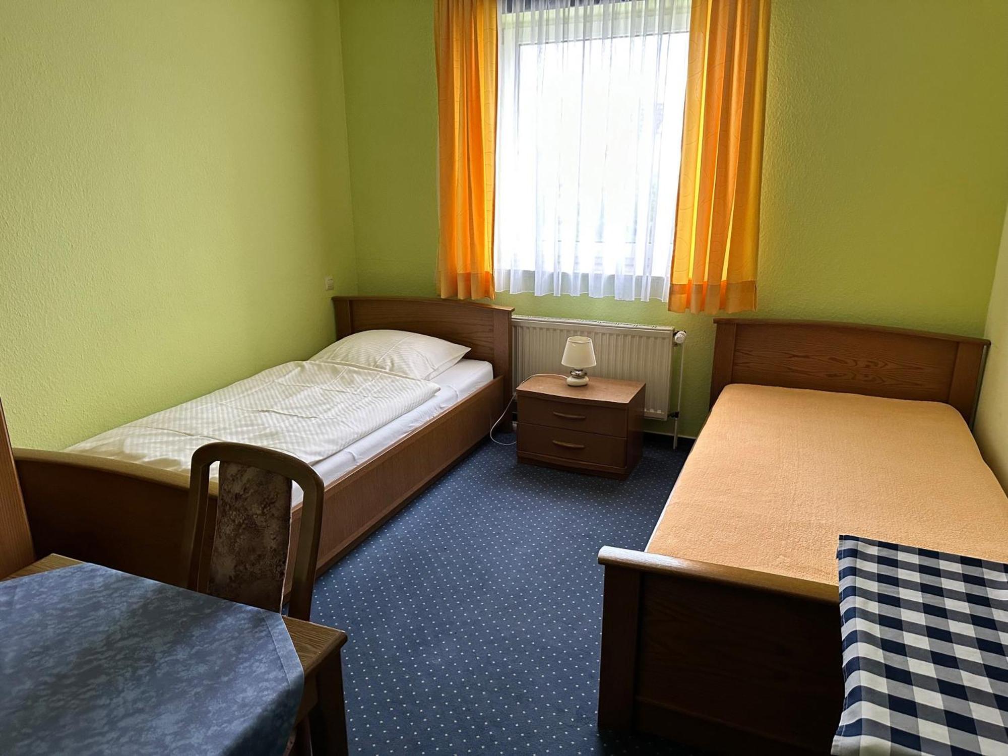 Haus Pegasus Hotel Garbsen Kamer foto